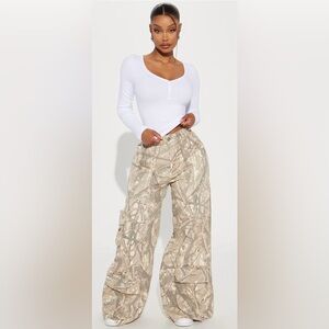 Fashion Nova Got It Bad Baggy Rave Gorpcore Women Pant Size 15 Camo Cargo EUC